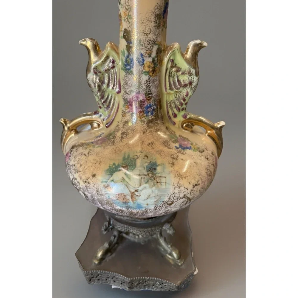 Estate Victorian Handpainted Porcelain Lamp with Gold Trim and Metal‎ Base Works